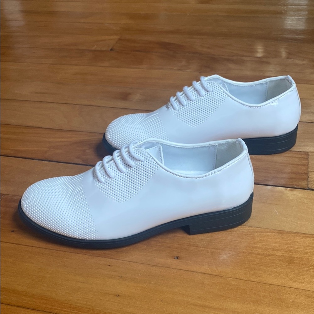 White Patten Leather Lace-Up Oxford Shoes